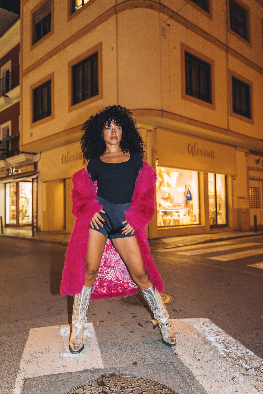 BUFFY Faux Fur Coat in Hot pink - Image 3