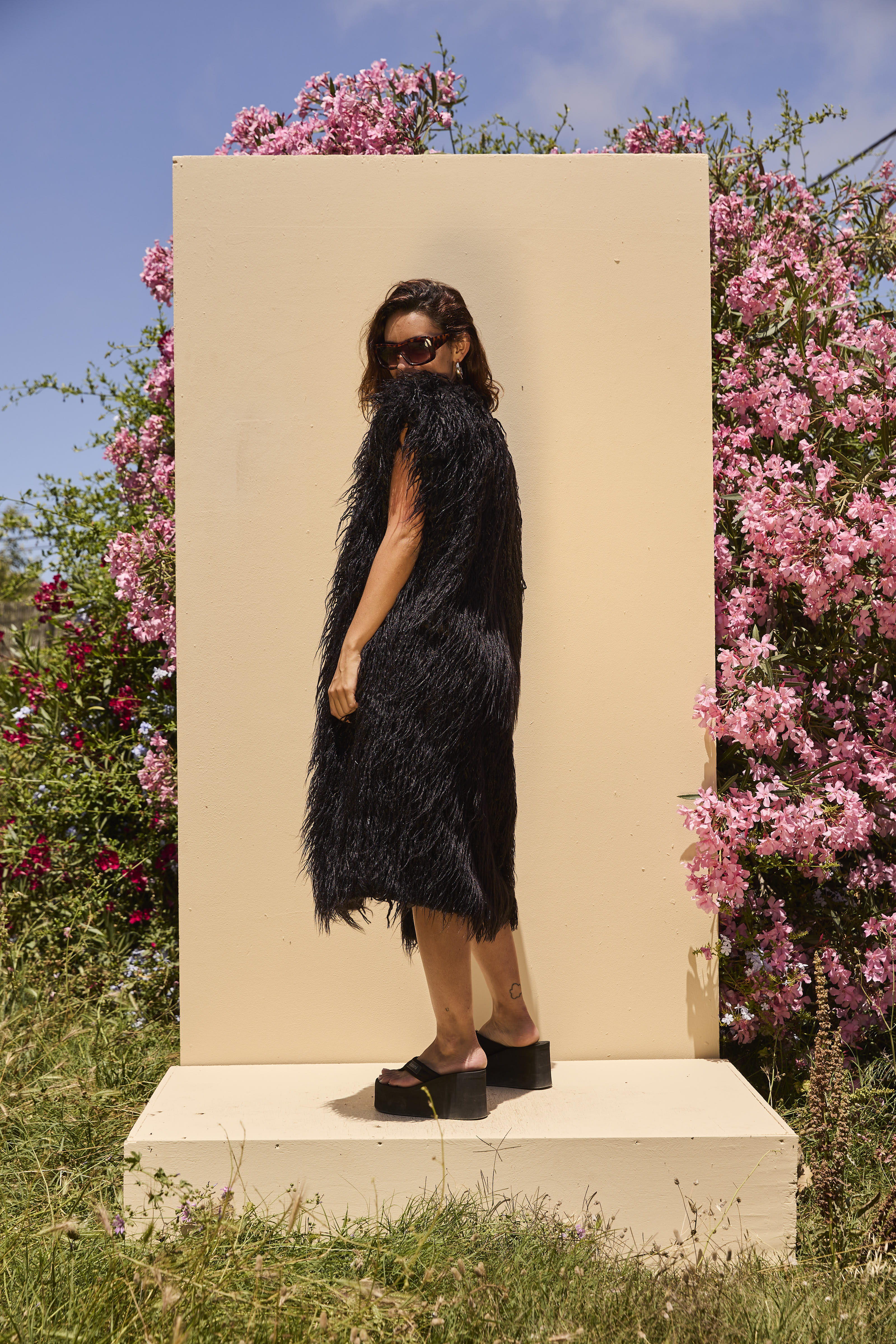 Mongolian long fur Gilet- Black - Image 3
